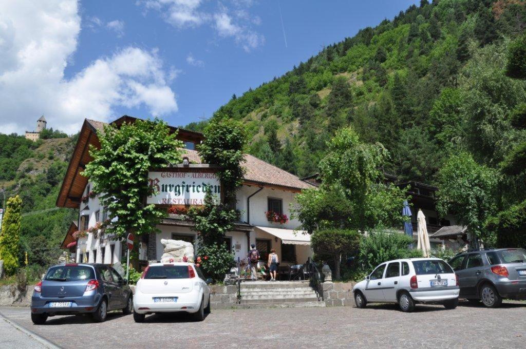 Burgfrieden Hotel Sterzing Buitenkant foto