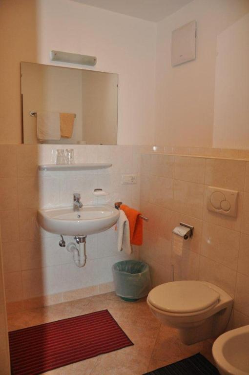 Burgfrieden Hotel Sterzing Kamer foto